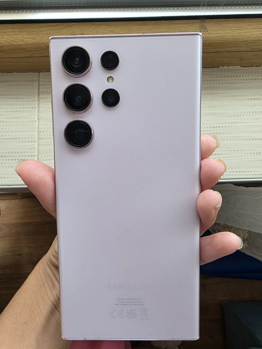 Продавам Samsung Galaxy S 23 Ultra