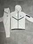 Nike Tech Fleece 2025