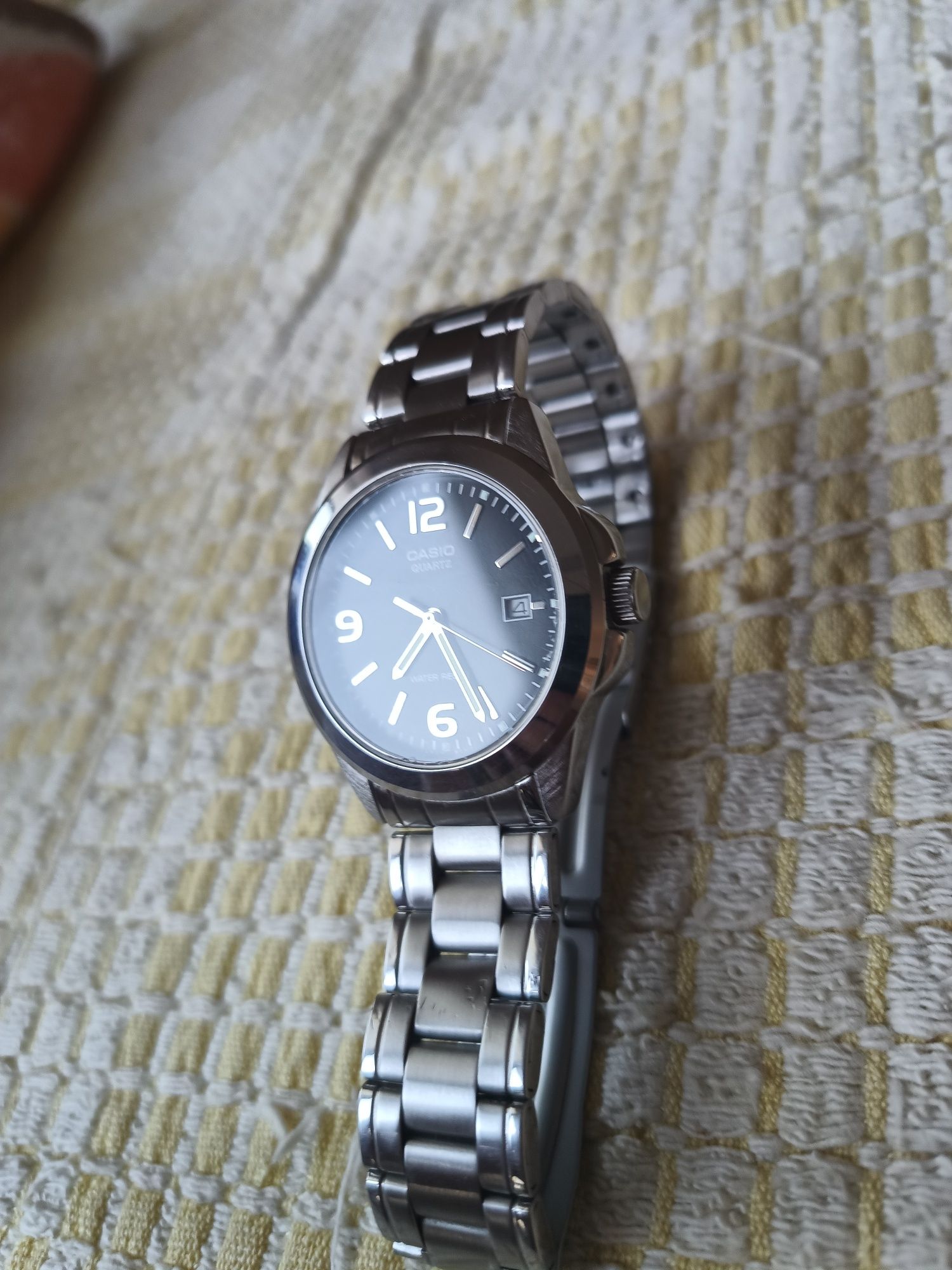 Часовник CASIO quartz