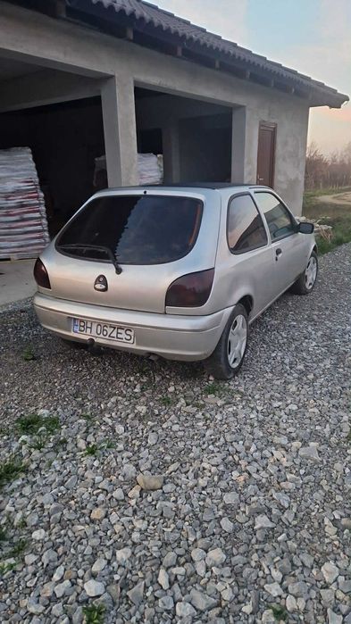 Vând Ford fiesta 1,8 diesel