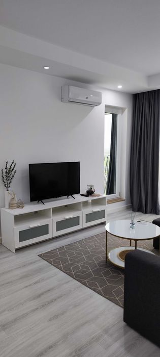 Proprietar, închiriez apartament 2 camere Cosmopolis