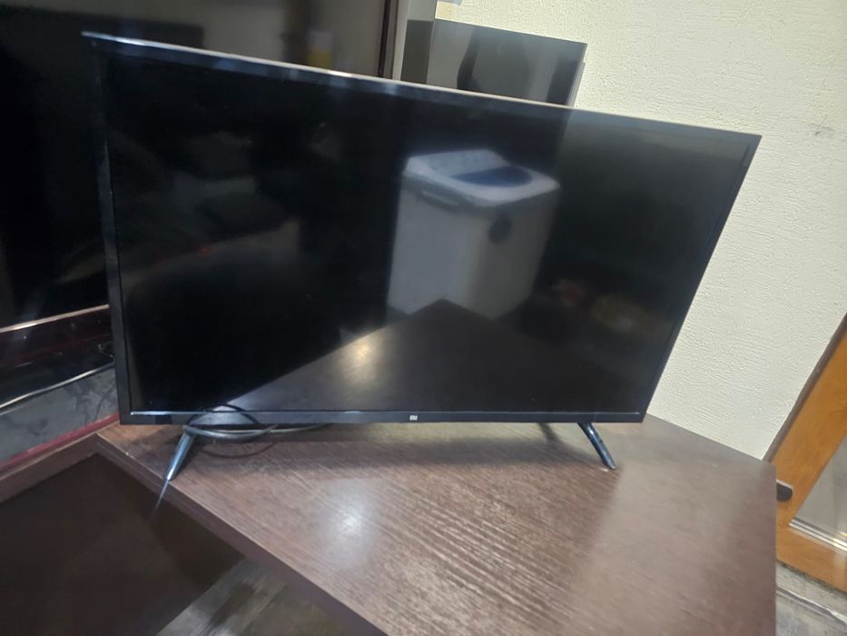 Продам жидкокристаллический телевизор lg xiaomi 32 дюйм смарт