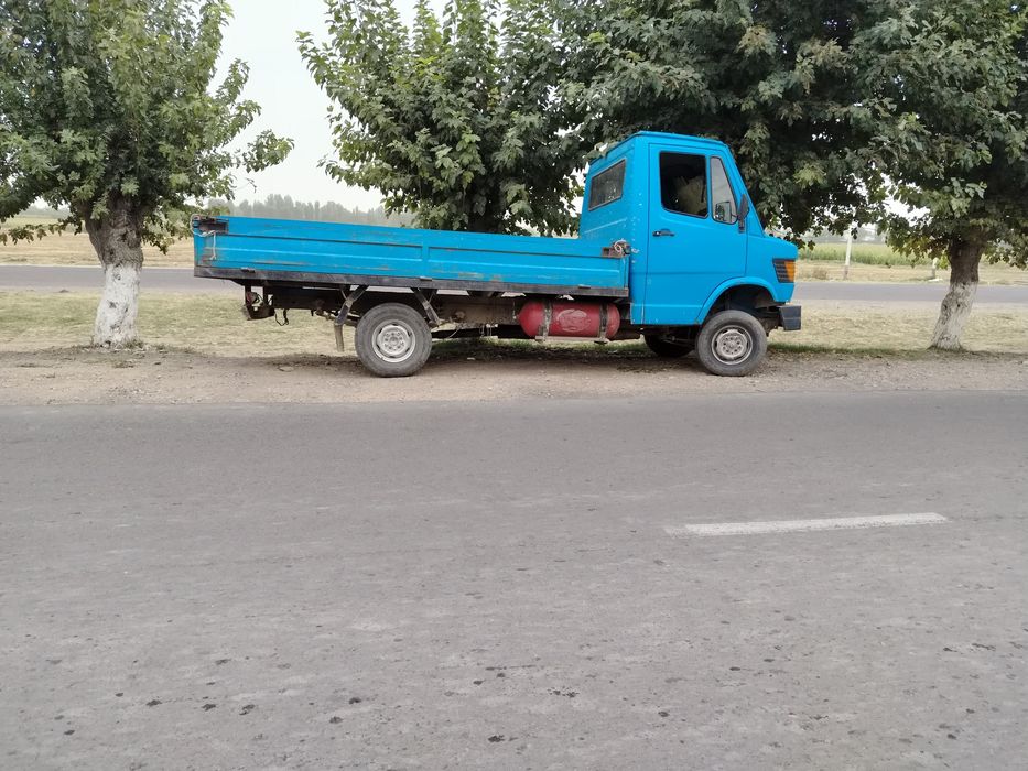 Mercedes benz 207D yuk bortli