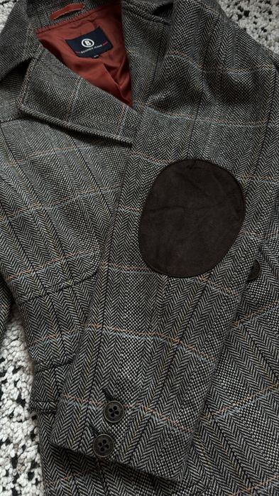 Нов дамски блейзър сако Bogner размер 38