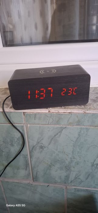 Ceas alarma temperatura încărcător wireless și boxa blutus