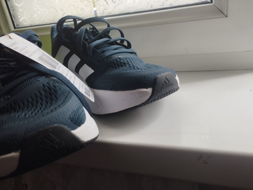 Красовки  Adidas  настоящие  оригинал