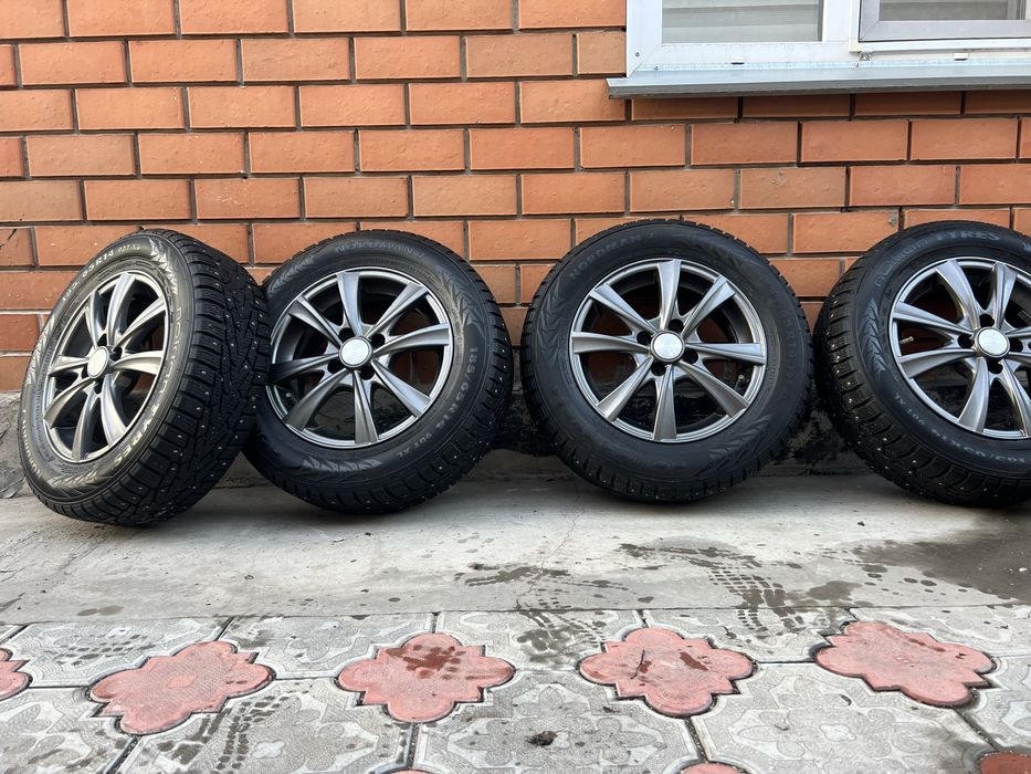 Продам шины  Б/У в отличном состоянии
