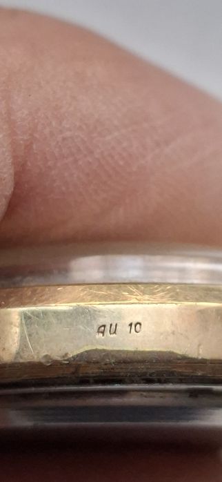 Продам часы позолоченные