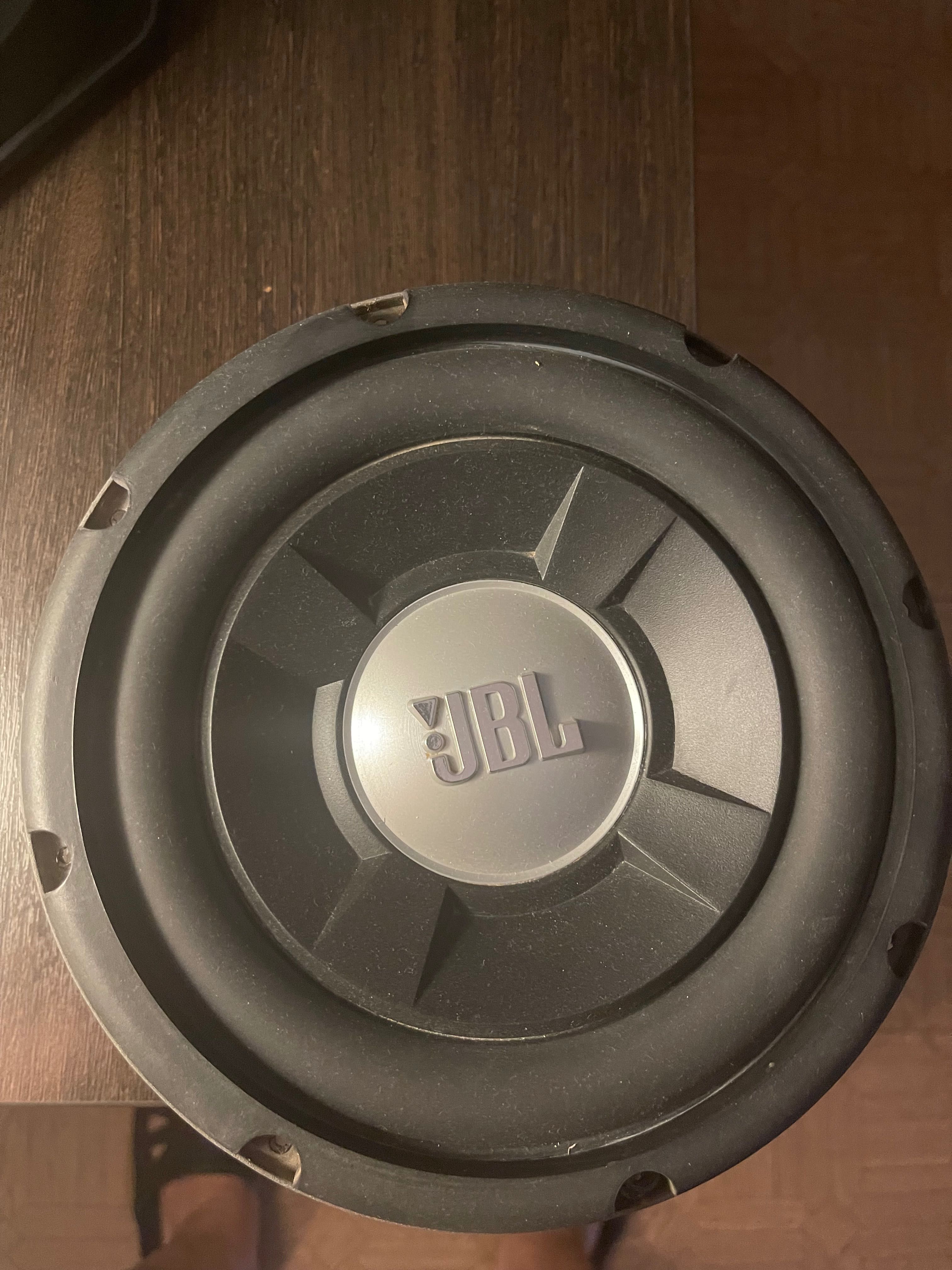 Продам сабвуфер JBL + усилитель 4 канальный (требует ремонта)