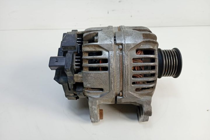 Alternator  037903025L Skoda Superb prima generatie seria