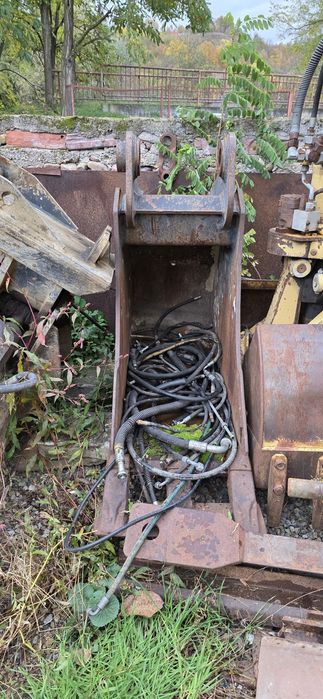 Vând cupa excavator