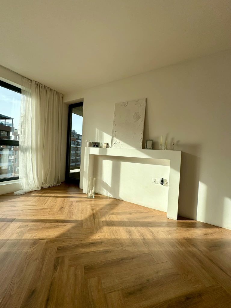 Продава се Тристаен апартамент в Перник, Център - 91 кв.м за 2198 €/кв.м - Снимка #2