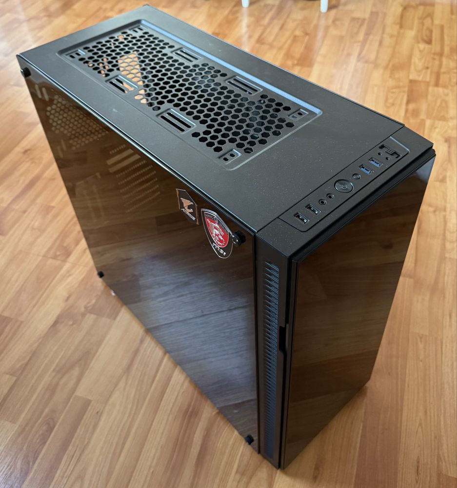 Корпус для компьютера AeroCool Quartz PRO