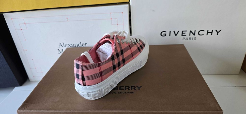 Women's BURBERRY Check-Print Nr 36 NOI in CUTIE
