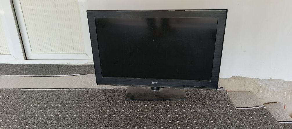 Телевизор  LG продаётся
