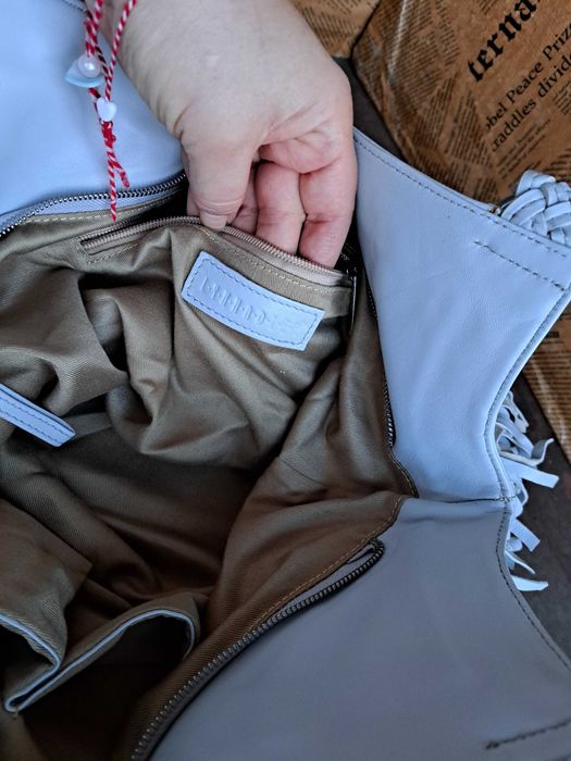 дамска чанта,като Нова.светло синя чанта с ресни,торба-естествена кожа