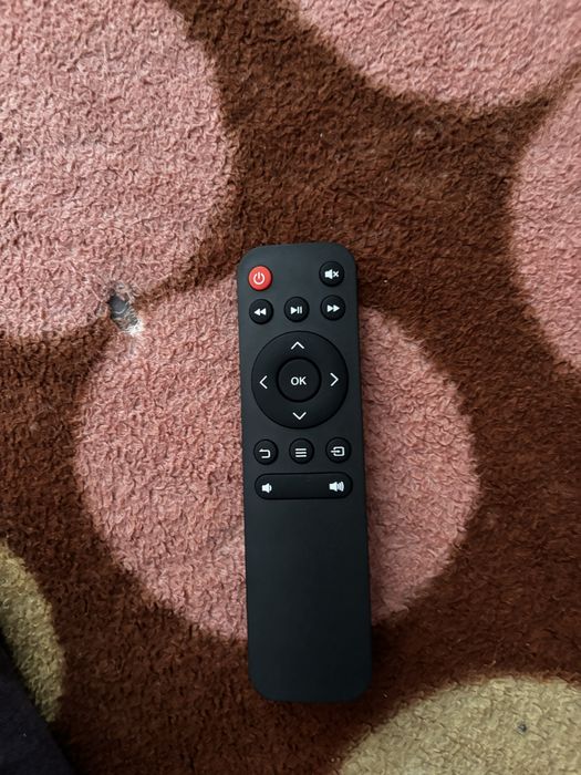 Vand mini prouector cu telecomanda