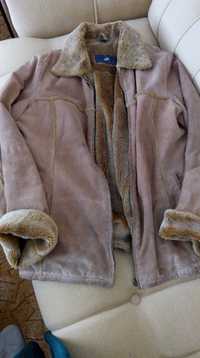 Топло дамско палто от велур с пухкава подплата