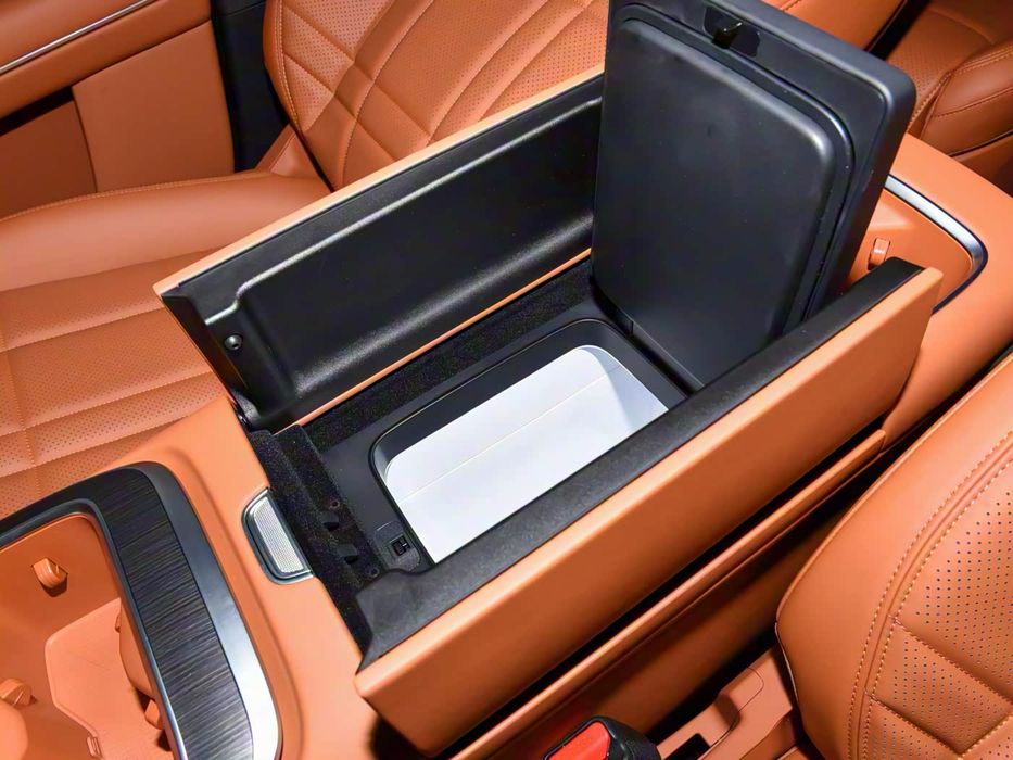 Deepal S09 Внедорожник в наличии 6 местный 2 моторный