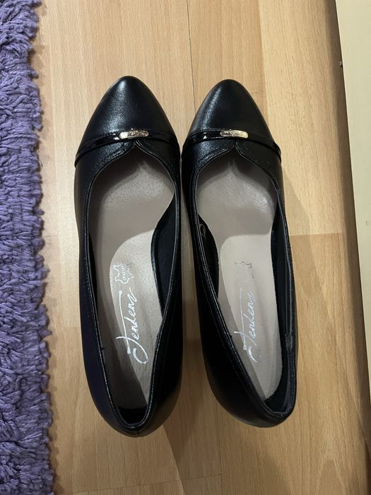 Черни обувки с ток