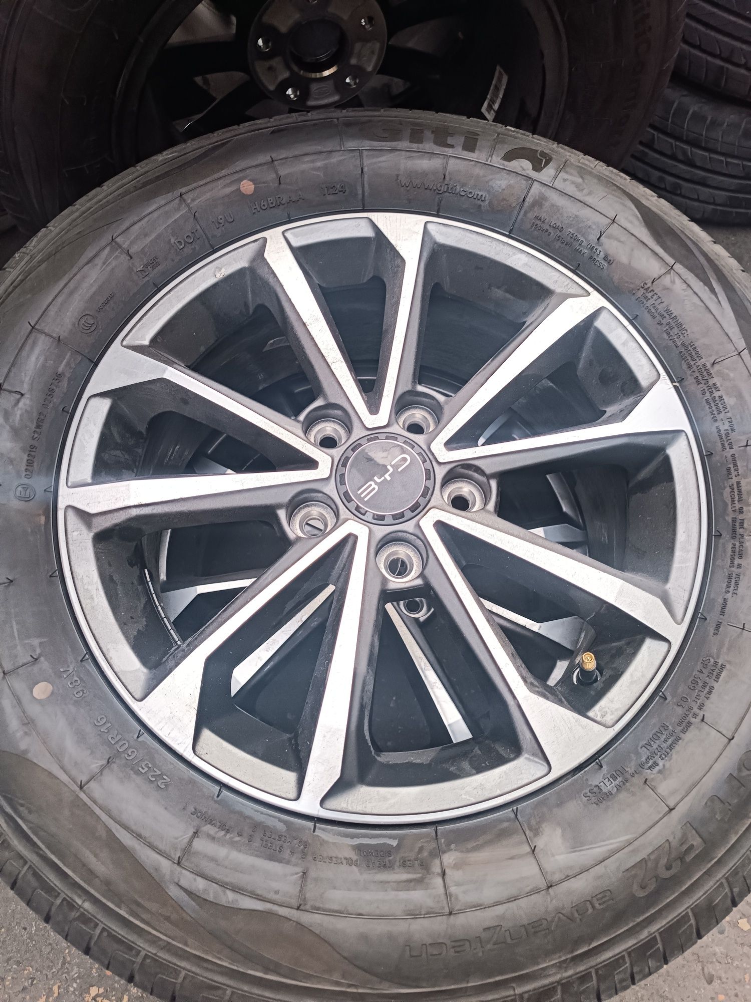 Byd chazor R 16 diska baloni yengi peregon salondan kegan yeclgan