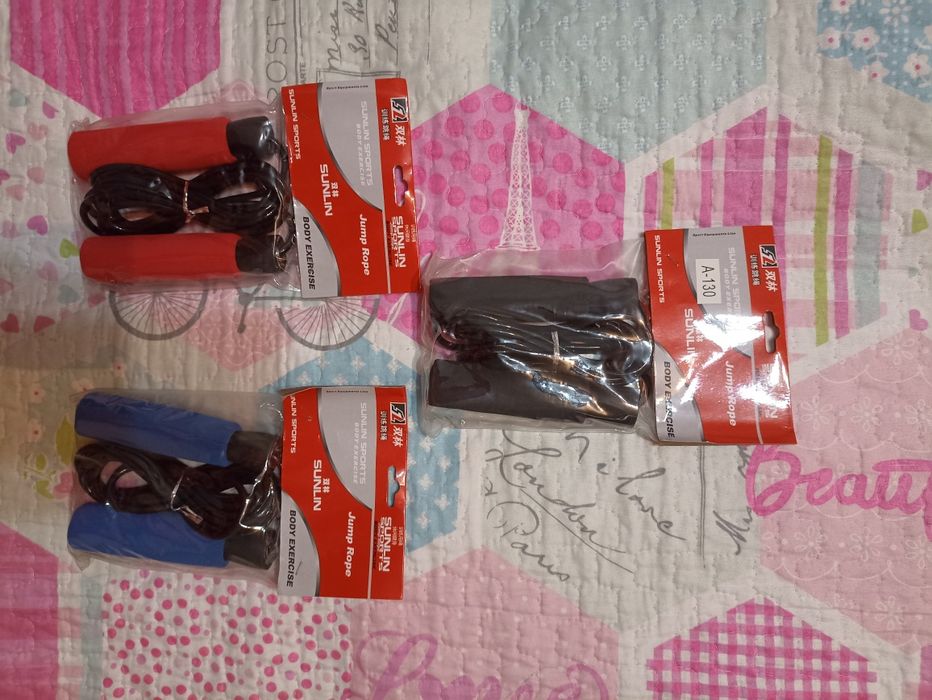 Продам новую скакалку с подшипником