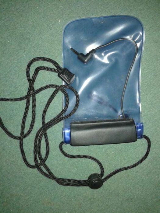 Husa impermeabila cu fir pentru casti