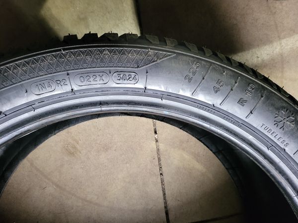 225/45/19 KLEBER 4бр