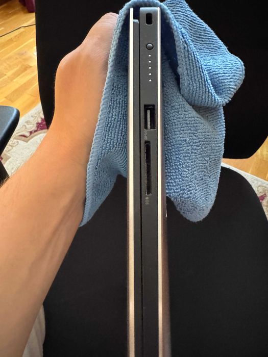 Vând LAPTOP DELL XPS 15-9560