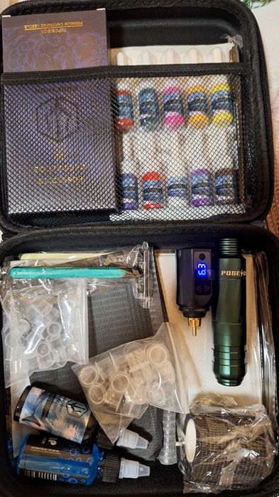 Kit de tatuat profesional POSEIDON, complet cu tus, ace si geanta