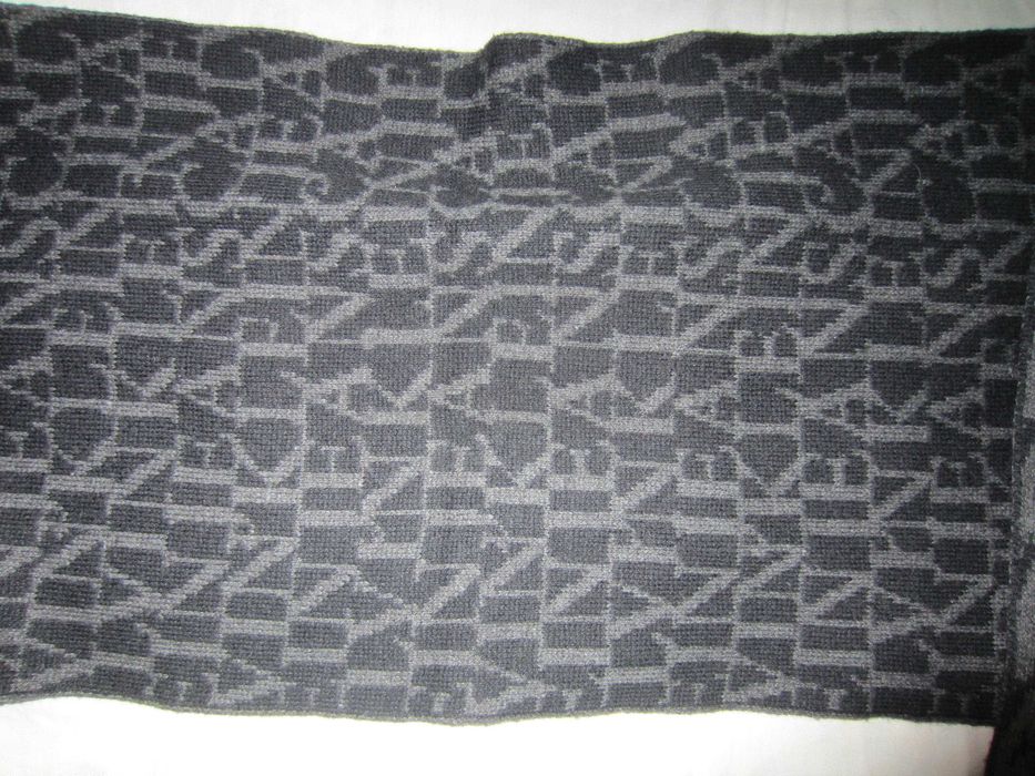 Fular Calvin Klein Jeans , masura L, stare f. buna