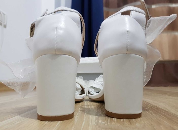 Adidasi Pantofi nunta ocazii petrecere mărimea 38 nike jordan