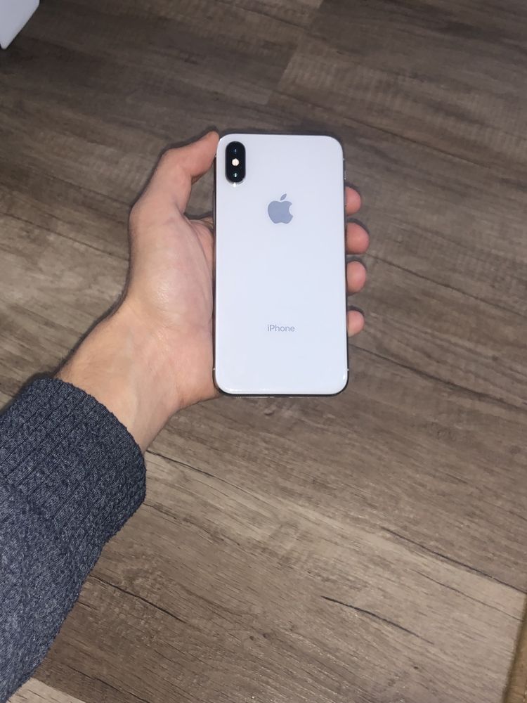 iPhone X сотилади