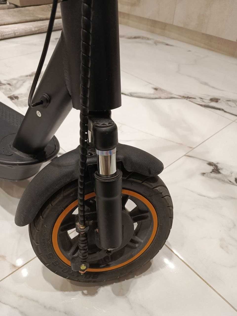 Электросамокат Еlektro-Scooter