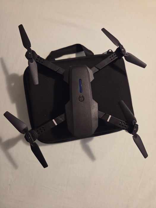 Vând drona perfect functionala