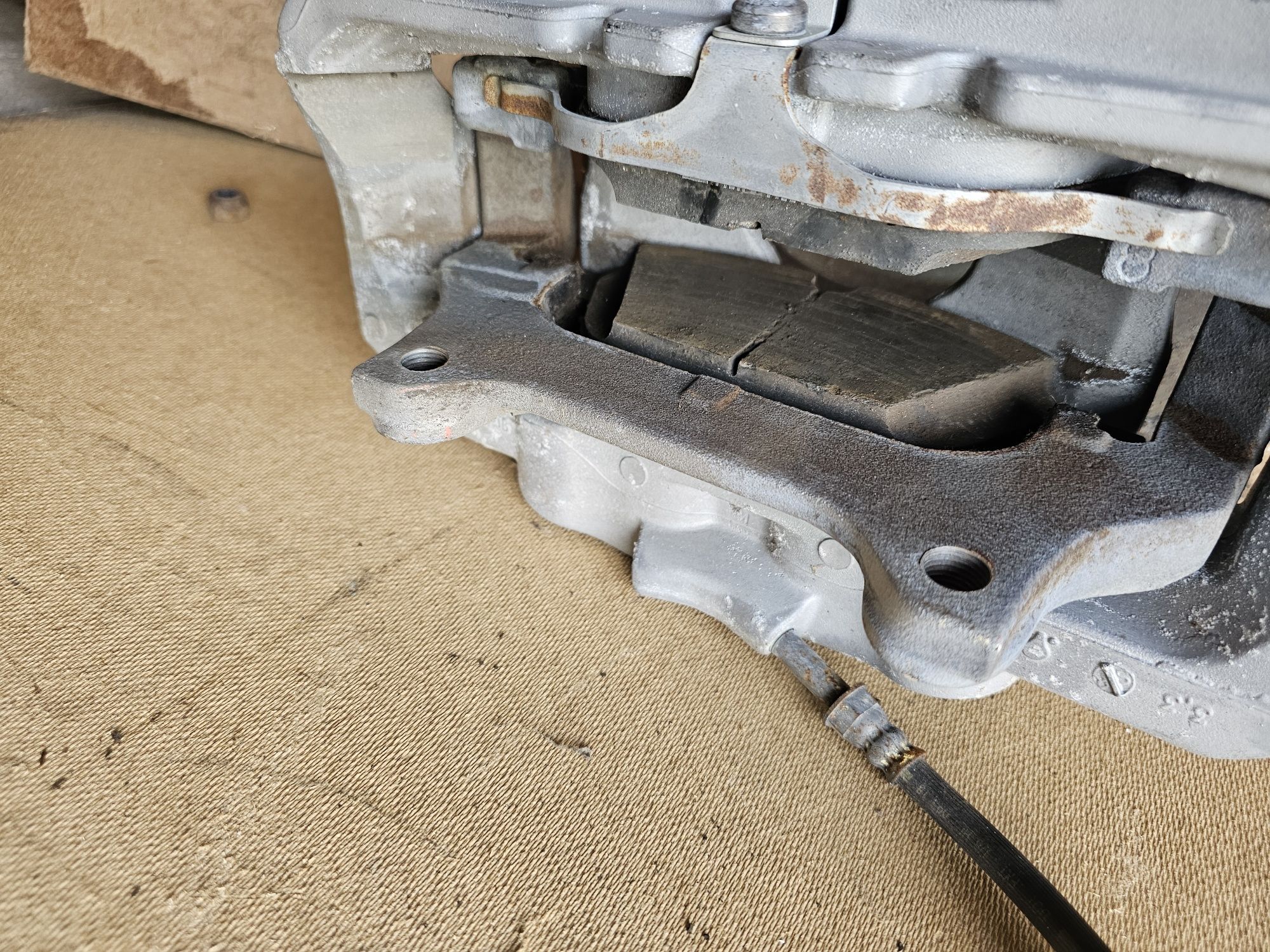Etrier Față stanga,cu disc de frânare, pentru Audi A6 4G 2012-2017