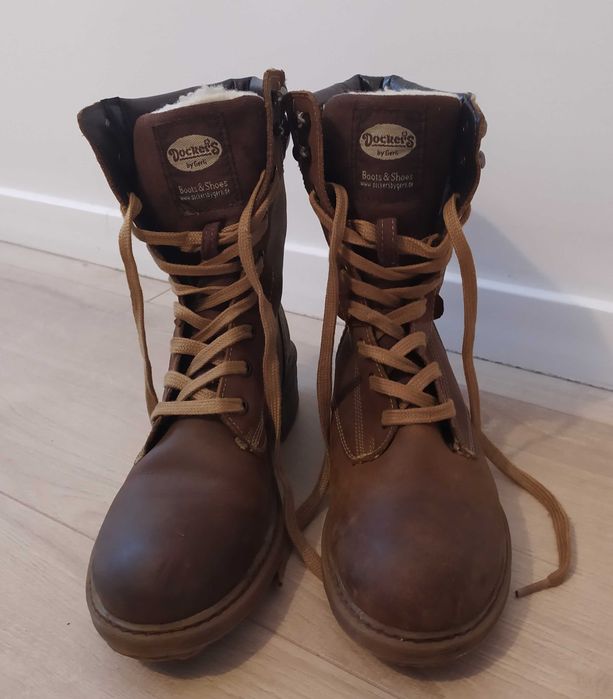 Bocanci piele/ îmblăniți 37