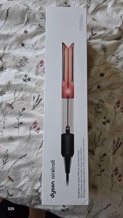 Продавам Dyson Airstrait Ceramik Pink - НОВ