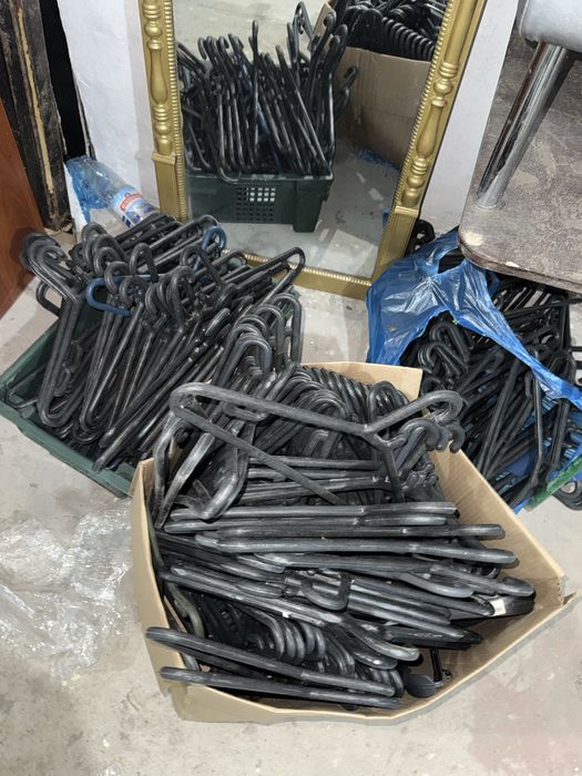 Продам вешалки для одежды (плечики), одна 200 тг