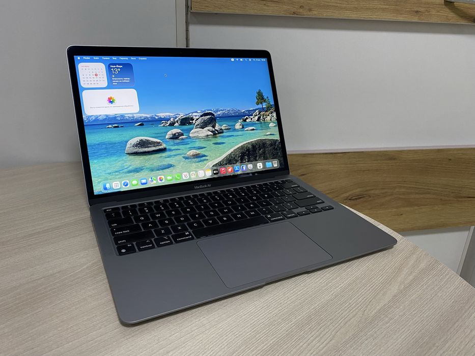 MacBook Air M1 (2020) ОЗУ 8 ГБ / SSD 256 ГБ