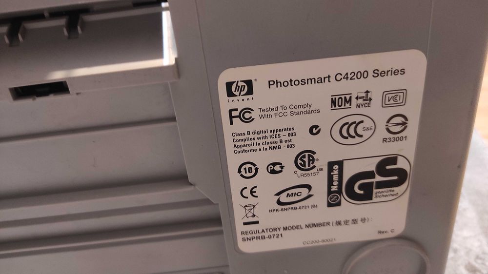 imprimanta multifunctionala hp C4280 trebuie schimbate cartusele
