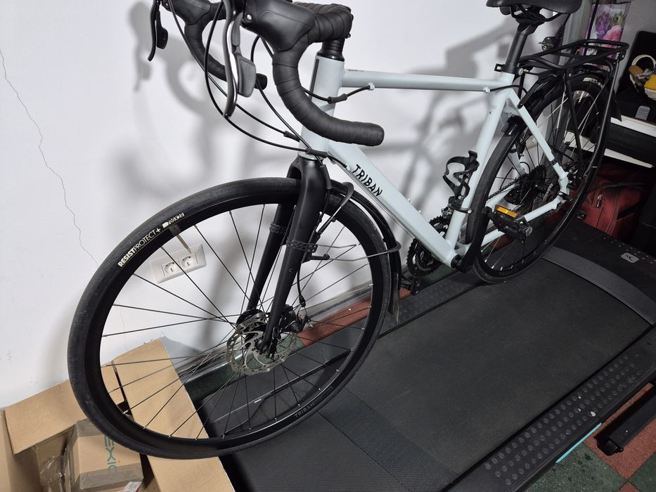 Bicicleta Triban RC120, suport telefon cadou