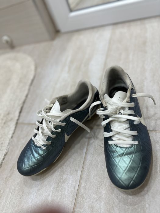 Ghete de fotbal nike tiempo