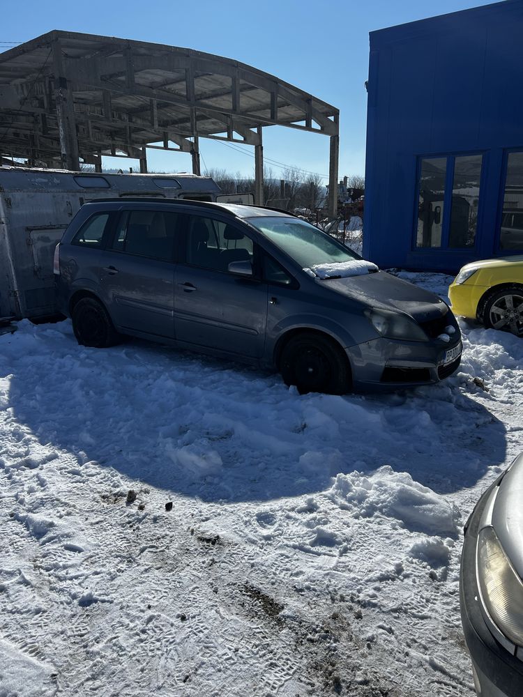 Опел зафира 1.9 cdti НА ЧАСТИ
