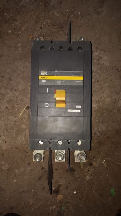 Выключатель автоматический ВА88-37 3Р 250А 35кА MASTER IEK