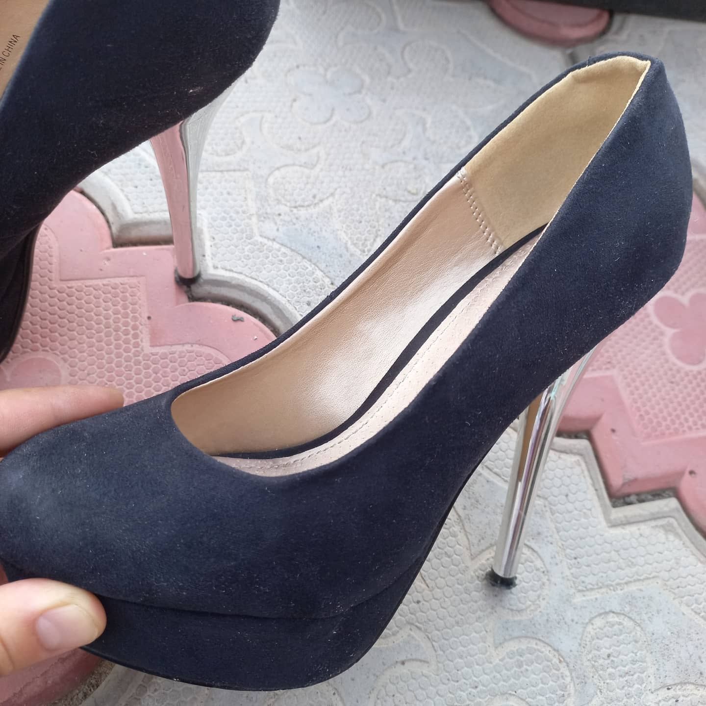 Почти новая женская обувь