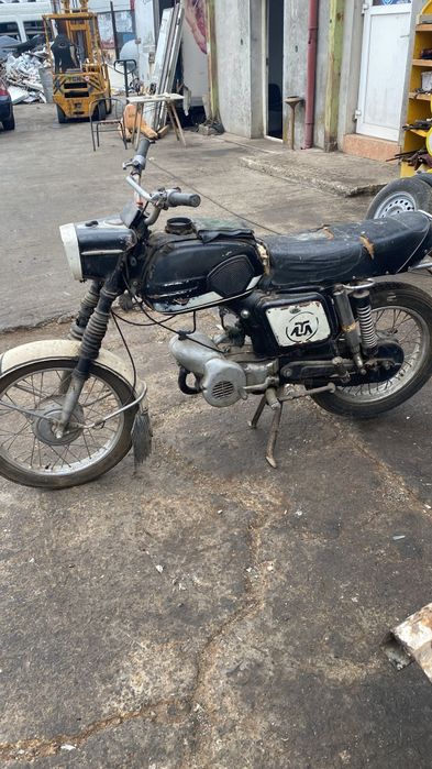 Motocicleta Mobra