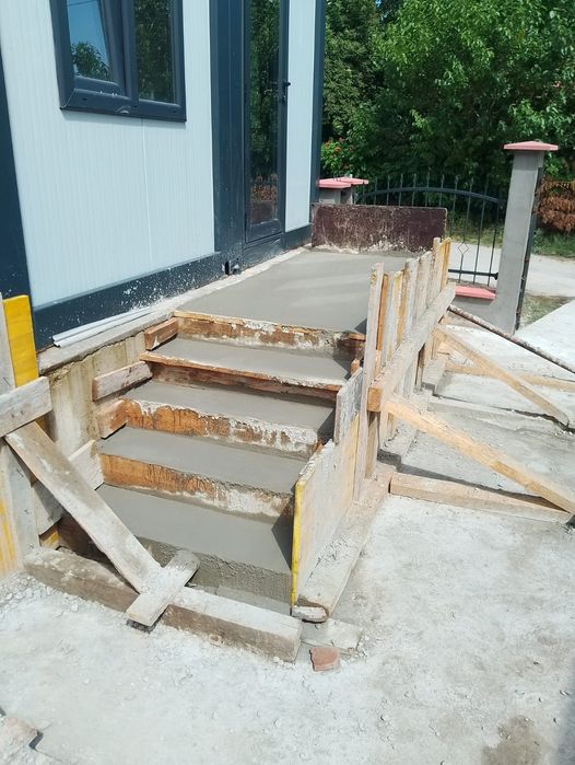 Извършвам строителни услуги