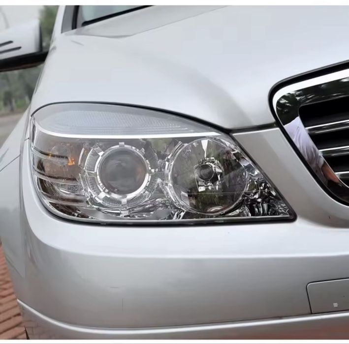 Стъкла за фарове Мерцедес C220