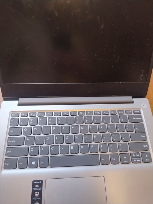 Продавам Lenovo IdeaPad 3